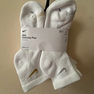 Nike Everyday Plus White and Gold Socks